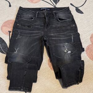 ❤️3 for $30!! Bundle and Save❤️[Zara]Black Distressed Jeans with Zipper